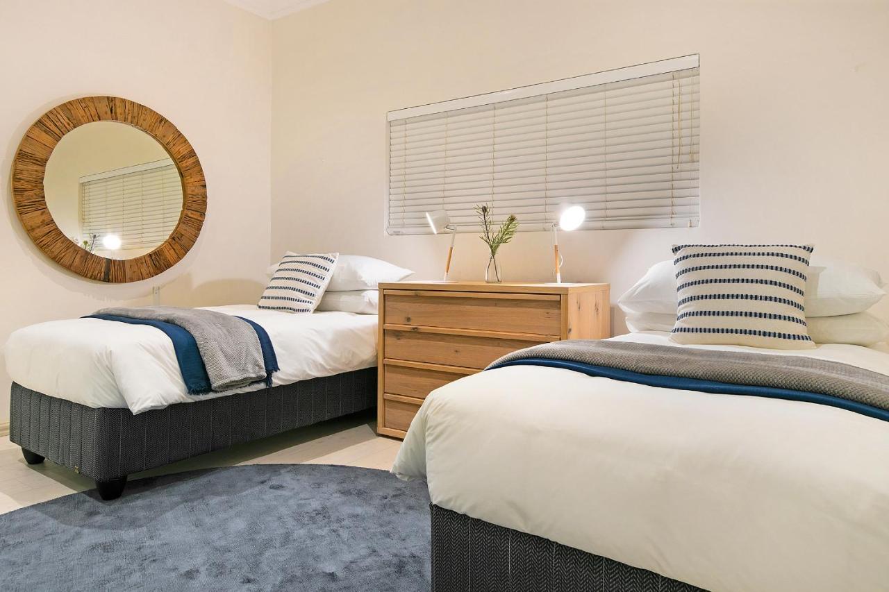 Luxury Serviced Mountain Villa In Constantia Kaapstad Buitenkant foto