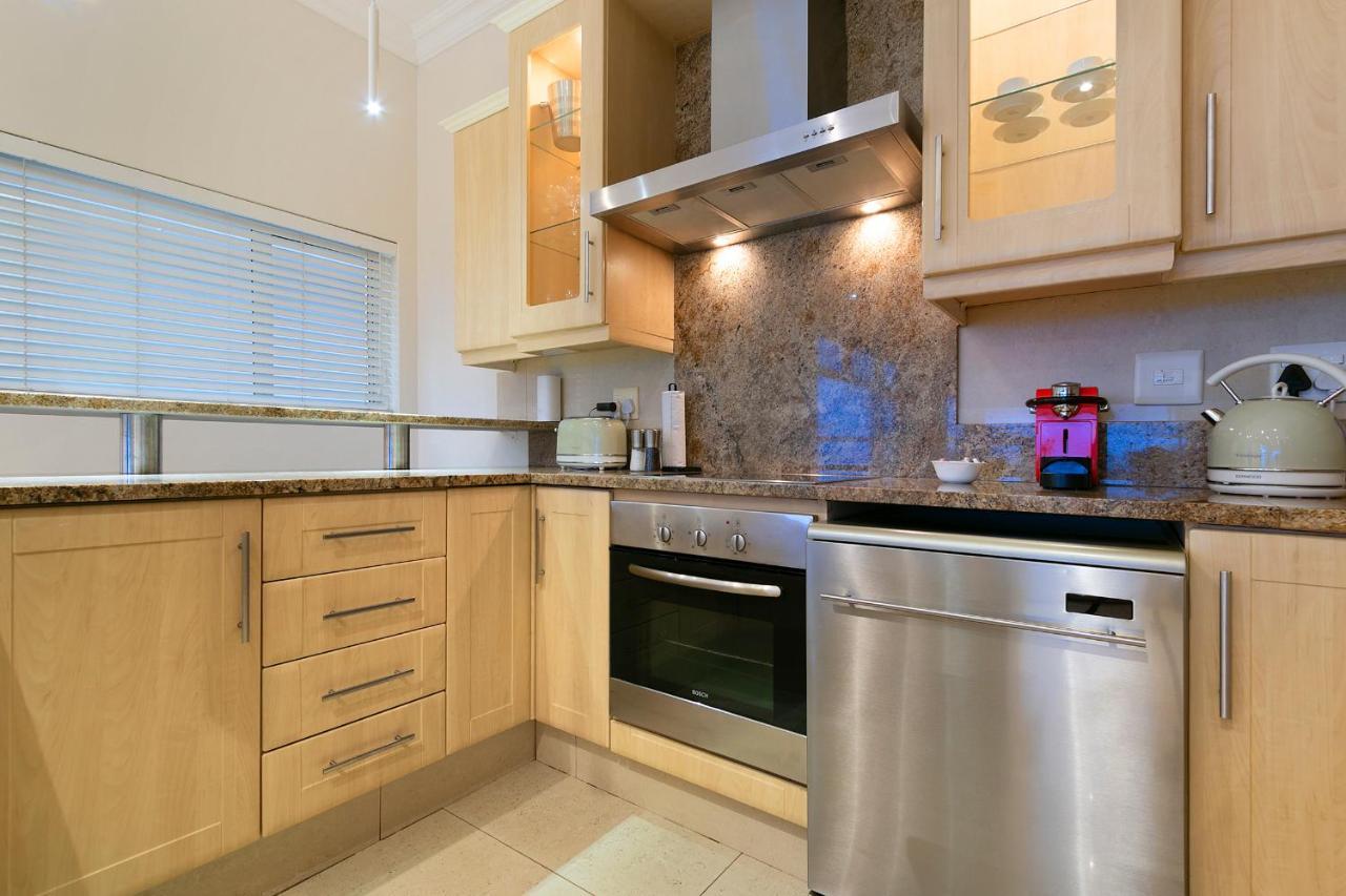 Luxury Serviced Mountain Villa In Constantia Kaapstad Buitenkant foto